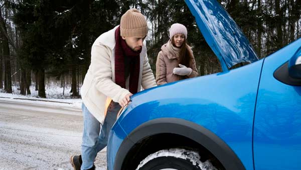Почему двигатель хуже заводится зимой